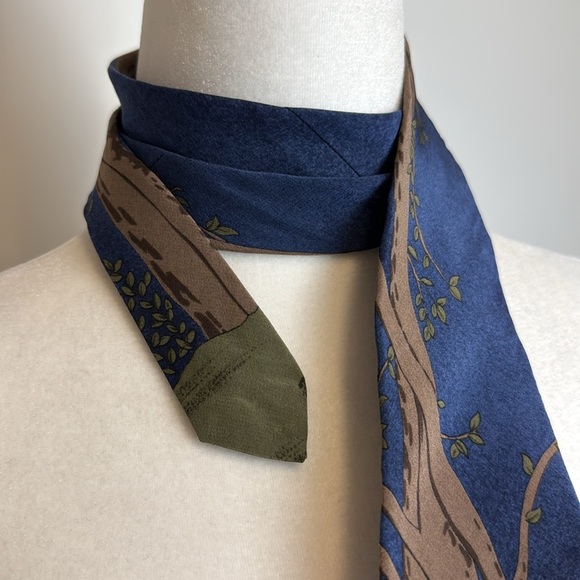 WWF World Wildlife Fund Bengal Tigers Neck Tie Navy Blue 100% Silk Vintage 1991 - Picture 3 of 9